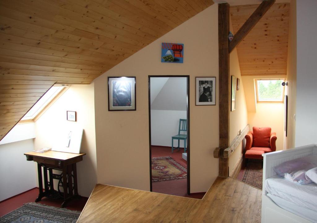 Orli Hnizdo At Chateau Novak Křivoklát Zimmer foto